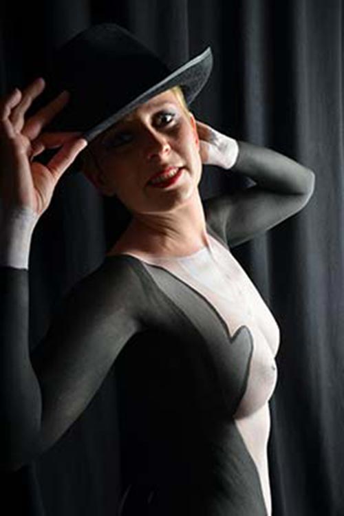 Bodypainting Motiv mit Frack-Anmutung